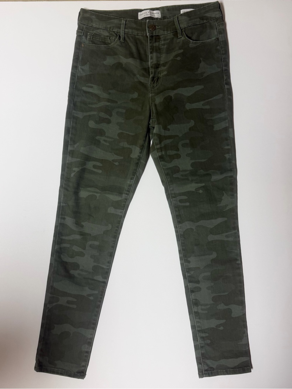 Social Standard by Sanctuary Camo Green High Rise Skinny Jeans, Size 4/27